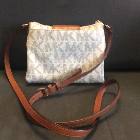 Michael Kors Cross Shoulder Bag - Picture 5 of 15
